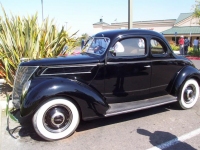 J Murphy's 1937 Dlxe Coupe